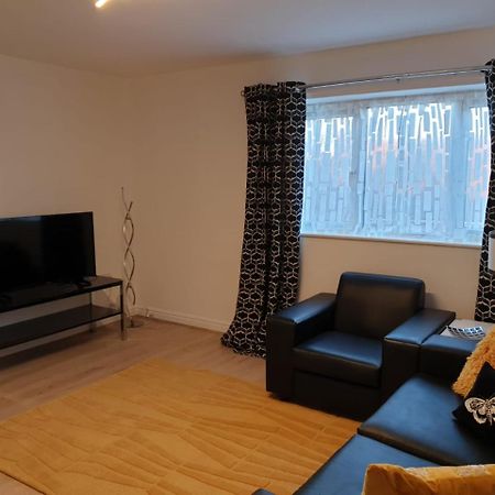 River Court Apartments Lets CBG Εξωτερικό φωτογραφία