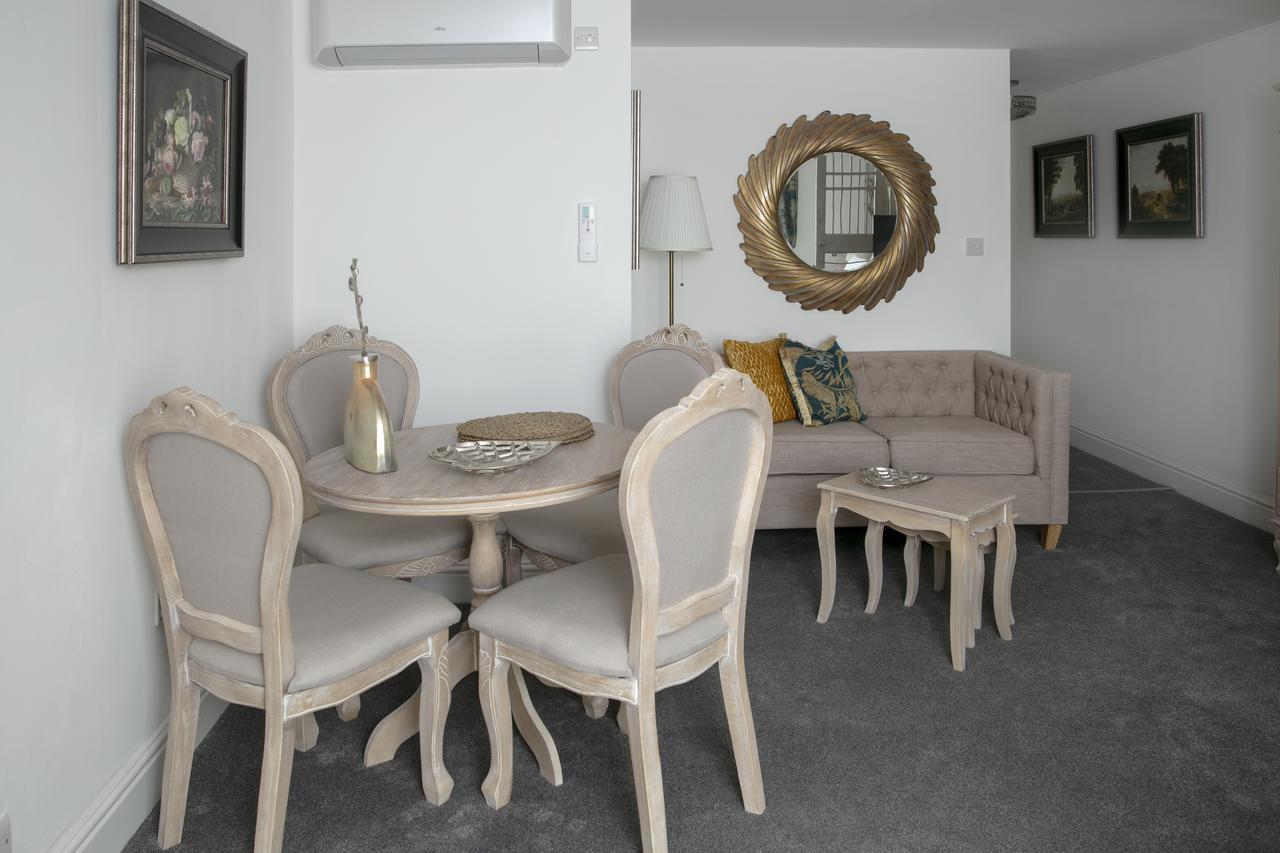 River Court Apartments Lets CBG Εξωτερικό φωτογραφία