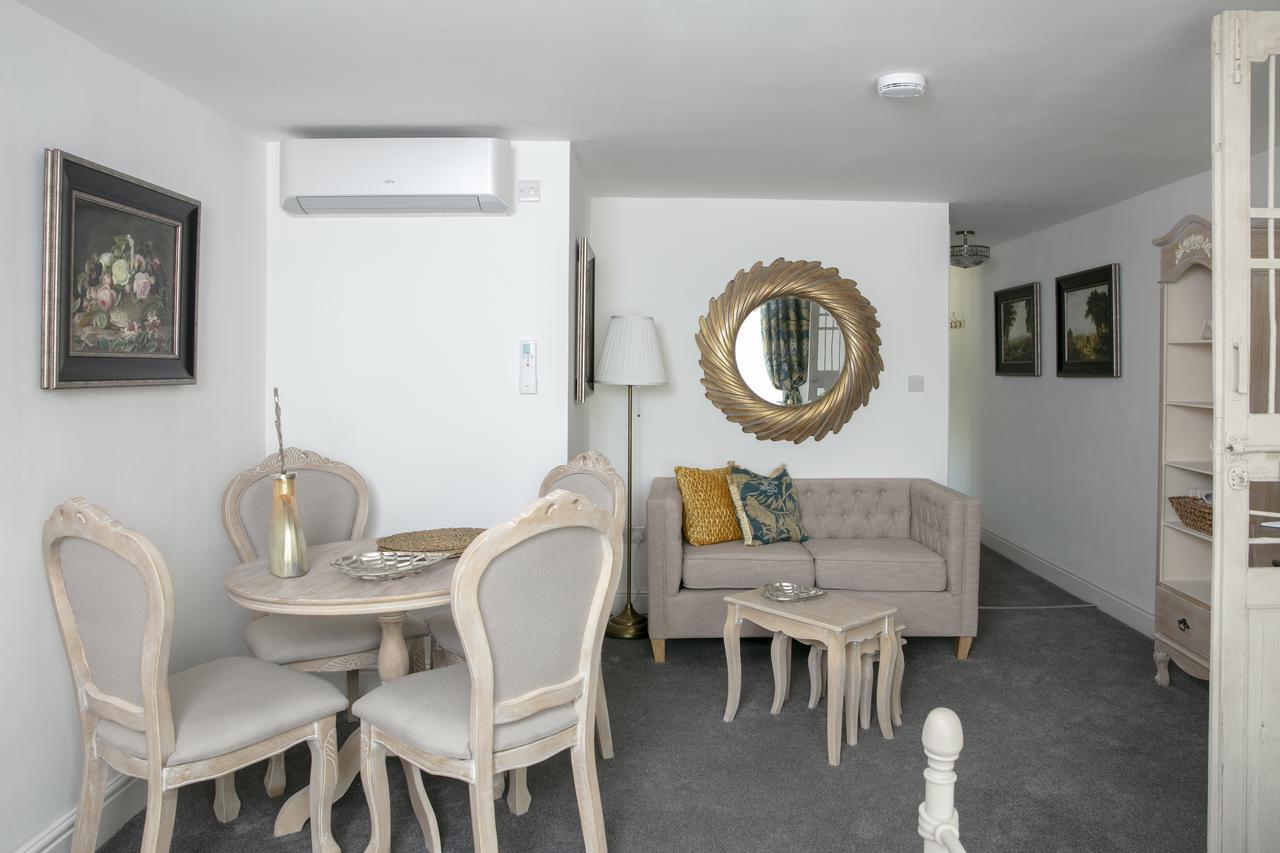 River Court Apartments Lets CBG Εξωτερικό φωτογραφία