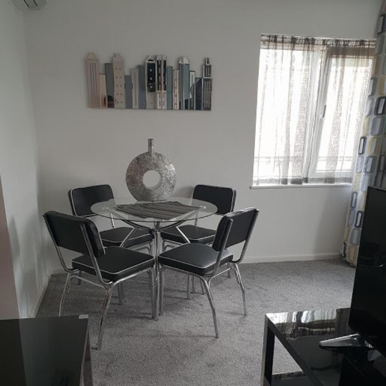 River Court Apartments Lets CBG Εξωτερικό φωτογραφία